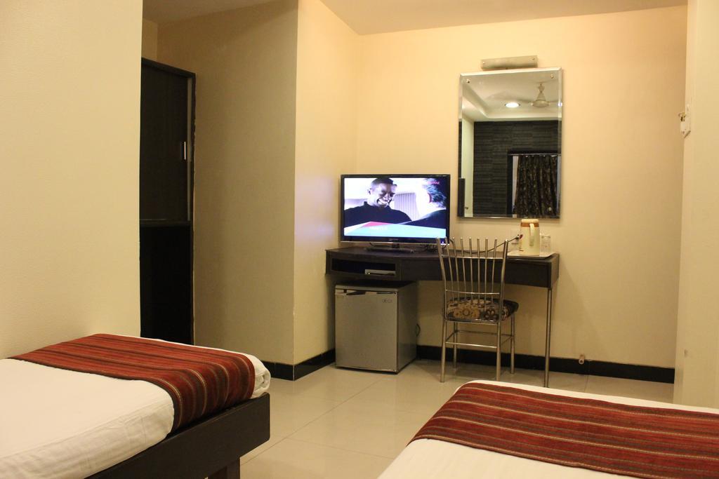 Hotel Fortune Мумбаи Экстерьер фото